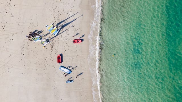Au programme : Surfer sur la vague, partir à Hawaï en Baie du Kernic, voguer sur les flots, se prendre pour Speedy Gonzales ou encore pour Poséidon...